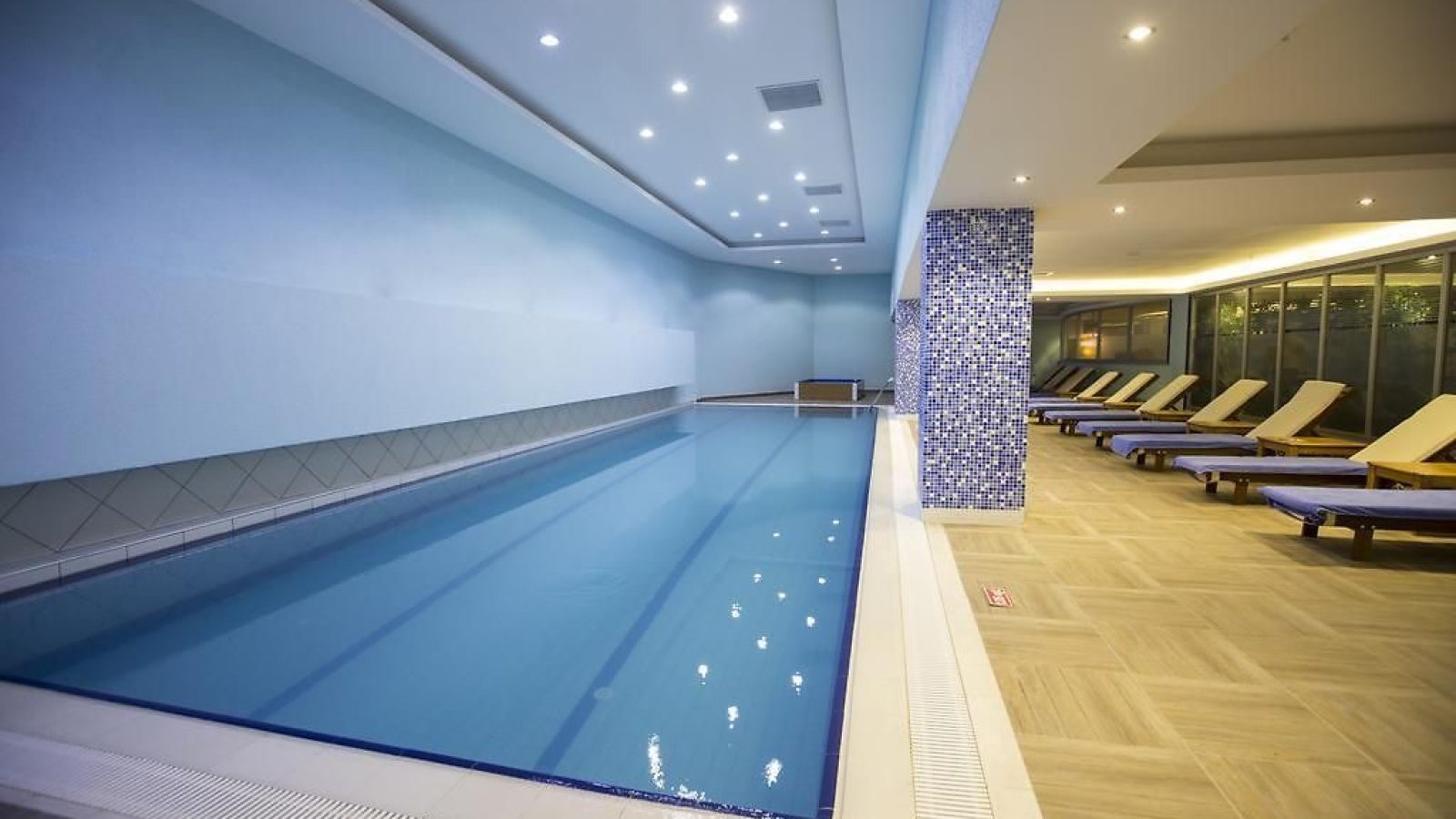 Piscine intérieure